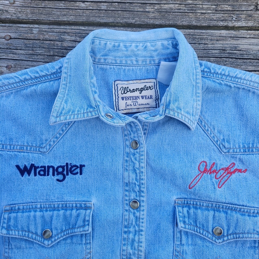 VTG Wrangler Western Wear For Women Denim Pearl Snap Embroidered Long SleeveRead - Picture 3 of 9